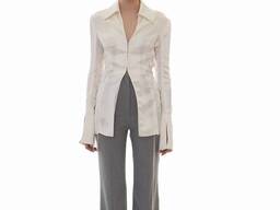 Блуза со шнуровкой по бокам