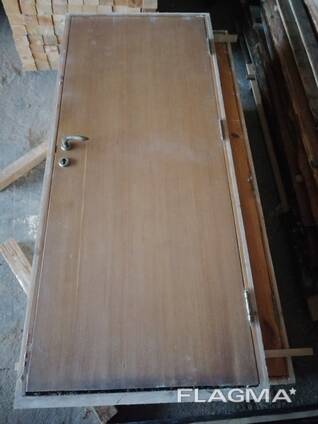 Двери входные деревянные с коробкой