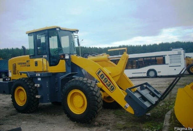Фронтальный погрузчик LQ939 с DEUTZ
