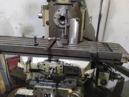 Горизонтально-фрезерный станок 6Р81