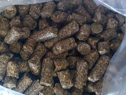 Гранулы из лузги подсолнечника и торфяные гранулы