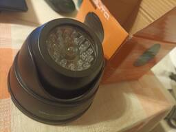 Камера видеонаблюдения муляж с креплением уличная светодиодная.