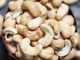 Кешью очищенный полов.