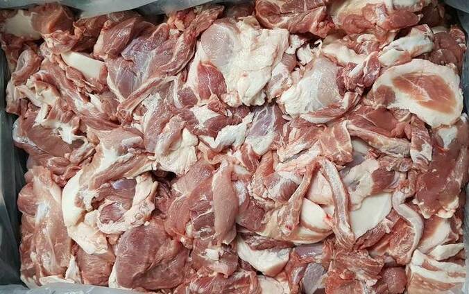 Мясо живой вес цена. Котлетное мясо свинины. Замороженное котлетное мясо свинина Меркурий. Каркасы кролика блоки замороженные. Замороженные блоки односортового мяса.