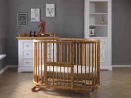 Кроватка Bambini с Балясинами для новорождённых овальная без маятника
