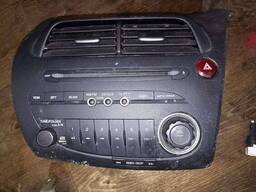 Магнитола (аудио система) Honda Civic 8