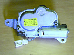 Моторчик заднего стеклоочистителя (дворника) для Renault Clio 2 7700429615а