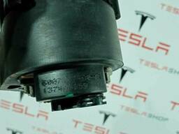 Насос антифриза дополнительный Tesla Model S
