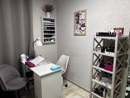 Продается право аренды готовой , уютной студии маникюра / педикюра