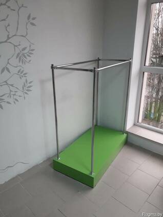 Продается торговое оборудование для одежды и обуви