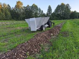 Разбрасыватель щепы. опилок. торфа. тяжелых компостов