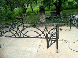 Ритуальные ограды ; кресты;столы и скамейки