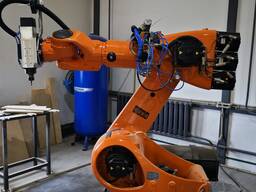 Робот KUKA KR 200-3 с контроллером KRC2 и фрезерным узлом
