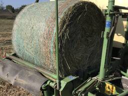Сено в рулонах
