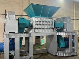 Шредер двухроторный для картона, паллет, КРС, пластика