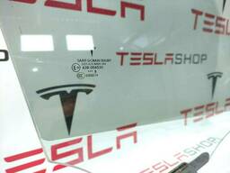Стекло двери передней правой Tesla Model X