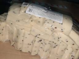 Сыр (обрезки для промышленной переработки) с кунжутом и льном с мдж 35%