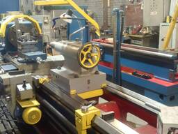 Токарно-винторезный станок 1М63