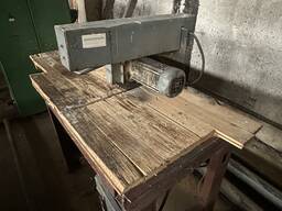 Торцовочный станок по дереву