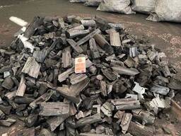 Уголь, древесный уголь, уголь собственного производства из древесины.