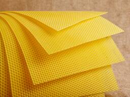 Вощина литая из натурального воска на рамку Дадан