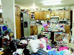 Вынос старой мебели на мусорку или контейнер