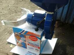 Зерно дробилка малогабаритная бытового назначения (кормоизмельчитель)